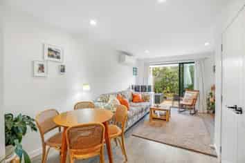 2D Ellen Avenue, Hillcrest
