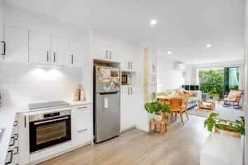 2D Ellen Avenue, Hillcrest