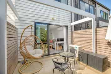 2D Ellen Avenue, Hillcrest