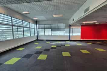 PRIME RETAIL / OFFICE / HOSPITALITY SPACE
