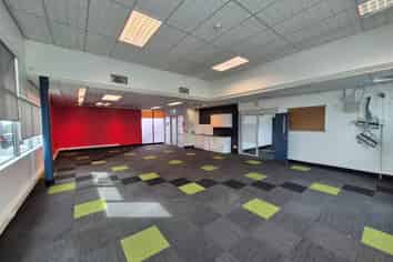 PRIME RETAIL / OFFICE / HOSPITALITY SPACE
