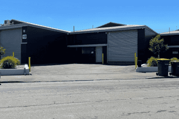 Industrial Warehouse - Great Location 