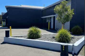 Industrial Warehouse - Great Location 