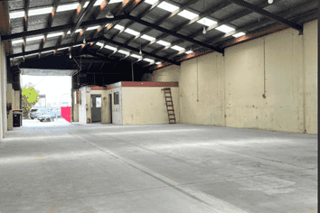 Industrial Warehouse - Great Location 