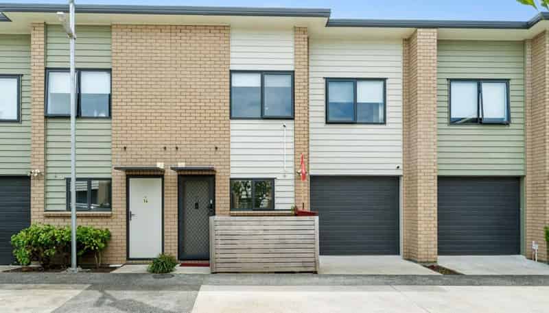 16 Pangu Way, Mangere