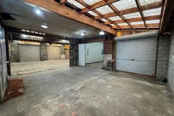 330sqm Central City Warehouse Facility For Lease