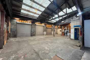 330sqm Central City Warehouse Facility For Lease