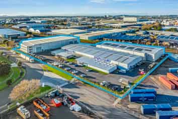 Triple warehouse site - strategic 1.28ha
