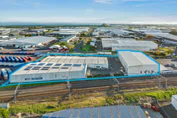 Triple warehouse site - strategic 1.28ha