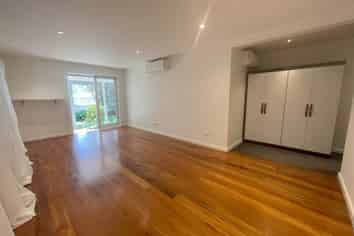 2/91 Sarsfield Street, Herne Bay