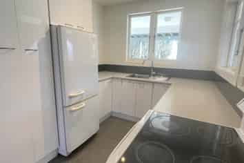 2/91 Sarsfield Street, Herne Bay