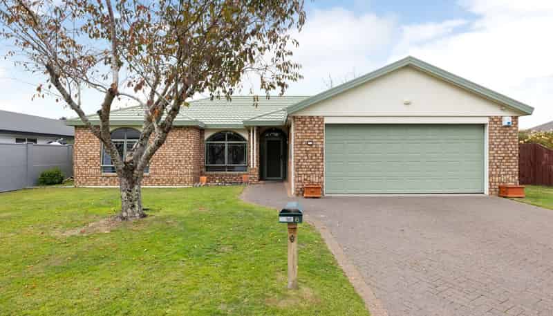 6 Bouverie Crescent, Flagstaff