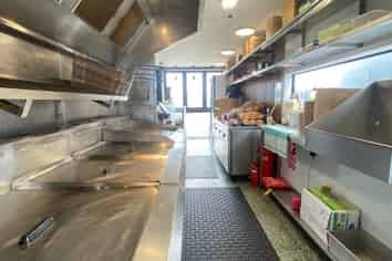 Gold Opportunity in Lyall Bay 