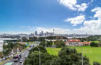 A402/130 Anzac Street, Takapuna