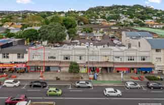 MOUNT ALBERT LIVE/WORK AVAILABLE
