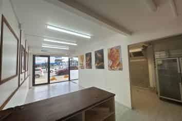 MOUNT ALBERT LIVE/WORK AVAILABLE

