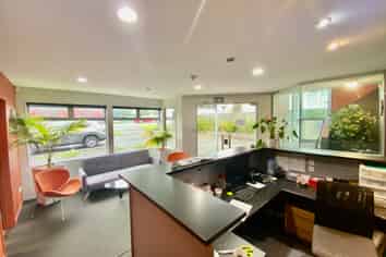 Prime Location Lincoln Central Henderson 