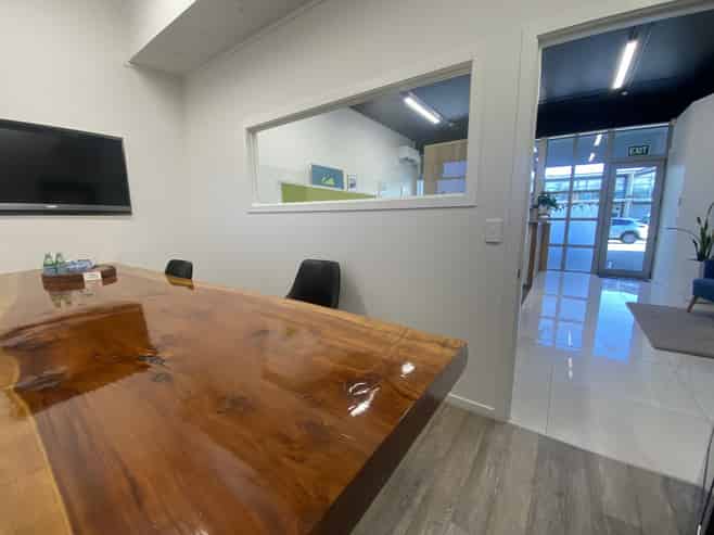 Light Industrial Unit for showroom or office