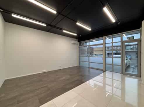 Light Industrial Unit for showroom or office