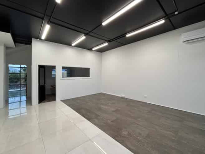 Light Industrial Unit for showroom or office