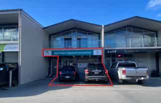 Light Industrial Unit for showroom or office