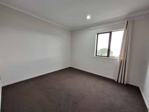1/8 Kerrs Road, Wiri