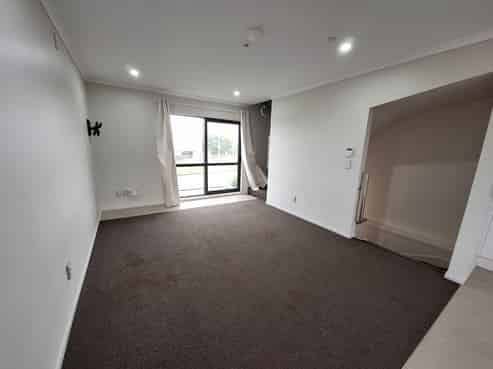 1/8 Kerrs Road, Wiri