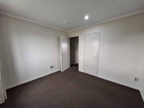 1/8 Kerrs Road, Wiri