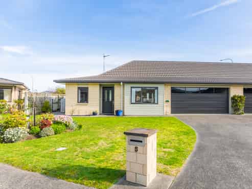 5/3 Georgia Grove, Paraparaumu