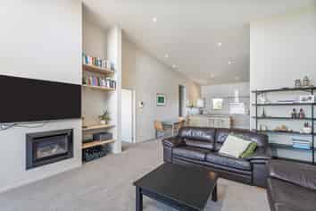 8/73 South Highway - Sovereign Pier, Whitianga