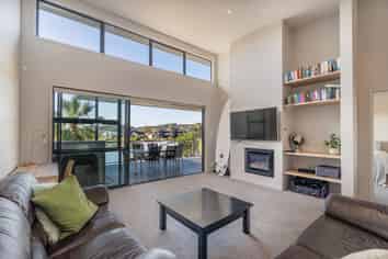 8/73 South Highway - Sovereign Pier, Whitianga