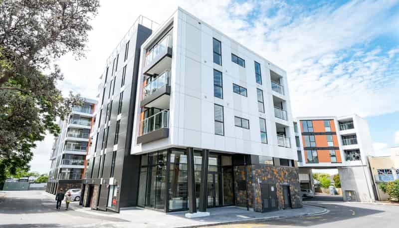 10 Lion Place, Epsom