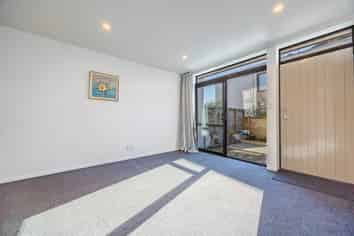 15/15 Chivalry Road, Glenfield