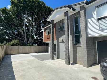 28E Franklyne Road, Otara