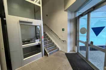 MODERN FIRST FLOOR OFFICE WITH PRIME EXPOSURE
