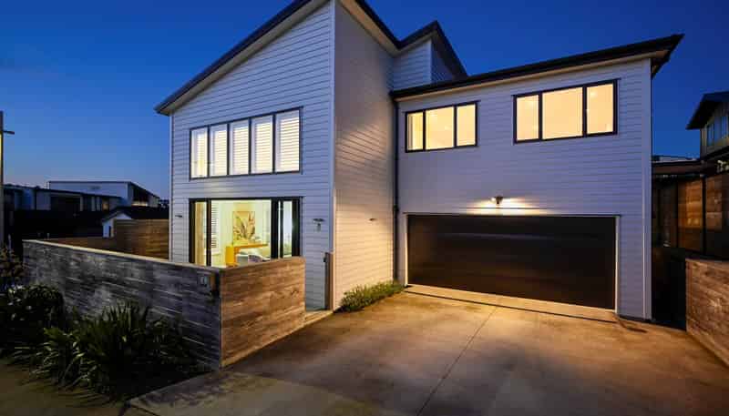 6 Flotilla Place, Long Bay