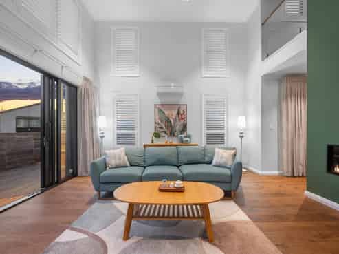 6 Flotilla Place, Long Bay