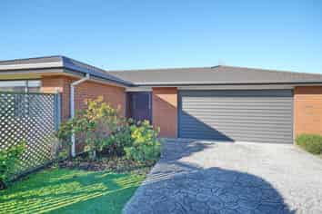 14 Hewitts Road, Woodend