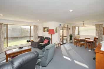 14 Hewitts Road, Woodend
