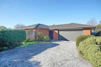 14 Hewitts Road, Woodend