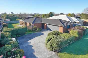 14 Hewitts Road, Woodend