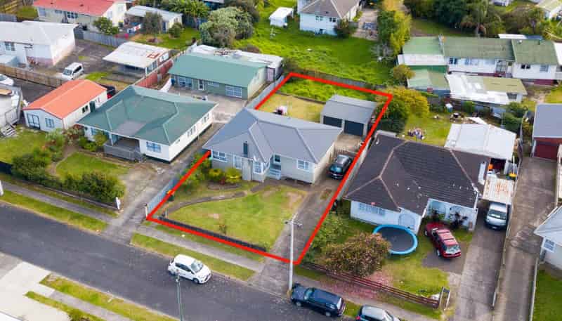 6 Emerson Road, Clover Park