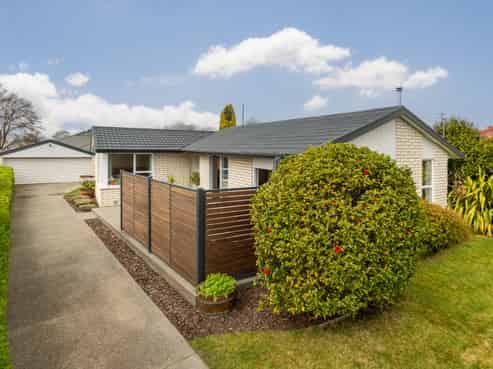 10 Karnak Crescent, Russley