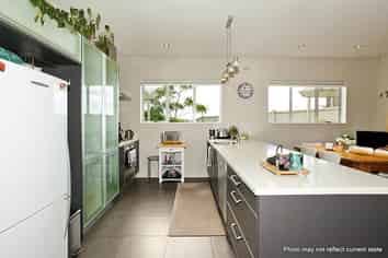 2 Hatfield Place, Albany