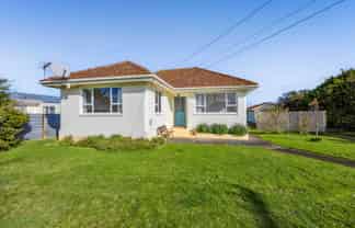 17 Burns Street, Hawera