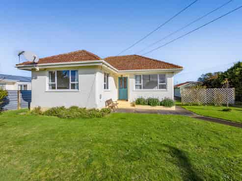 17 Burns Street, Hawera