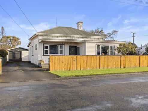 10 Ross Street, Marton
