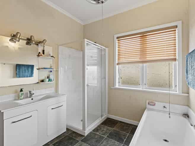 10 Ross Street, Marton