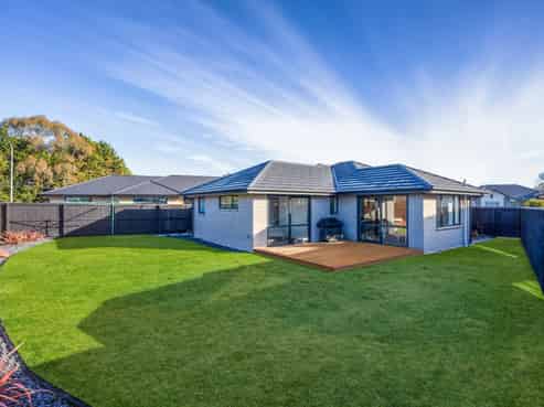 11 Tara Crescent, Ravenswood
