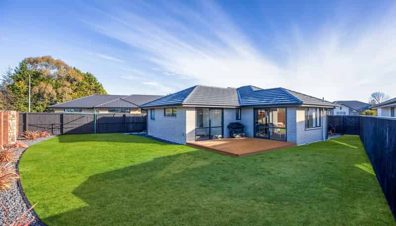 11 Tara Crescent, Ravenswood